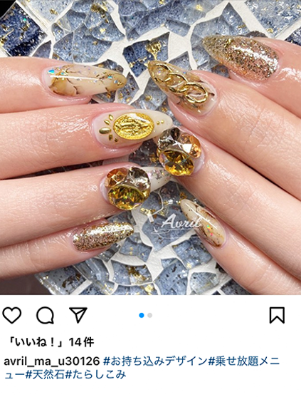 Avrilのインスタグラムのネイル写真